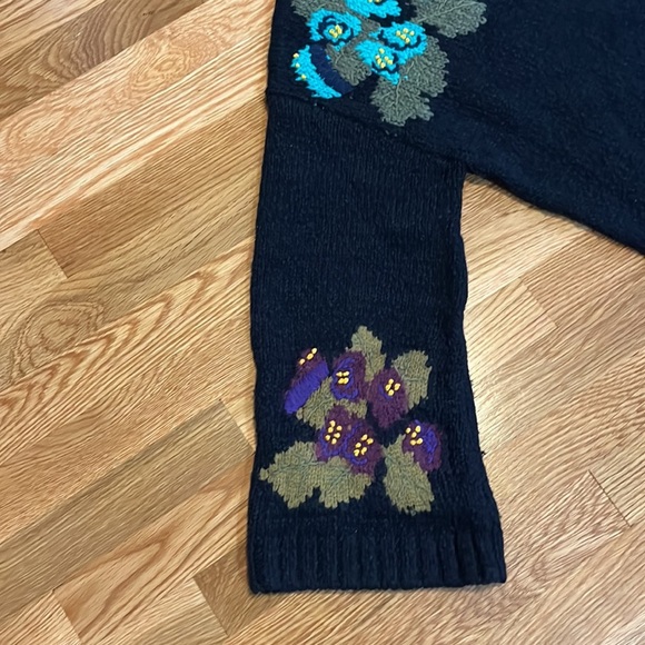 Anthropologie Maeve Embroidered Flowers Cropped Sweater Size Medium NWT - Picture 13 of 16